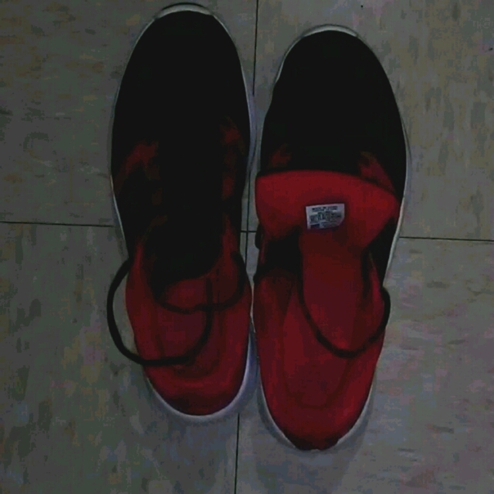 MEN'S REEBOK SNEAKERS